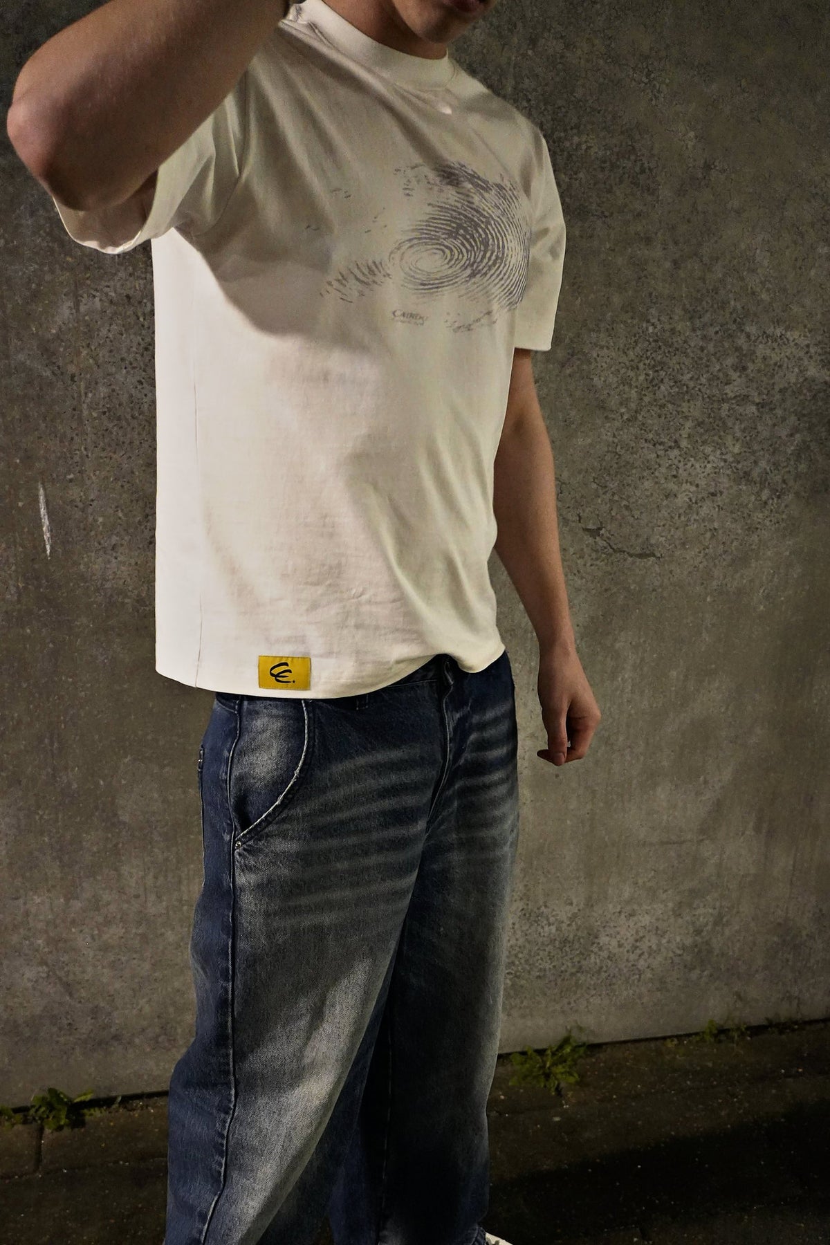 UNTRACED TEE