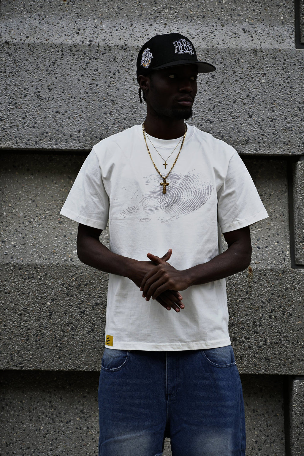 UNTRACED TEE