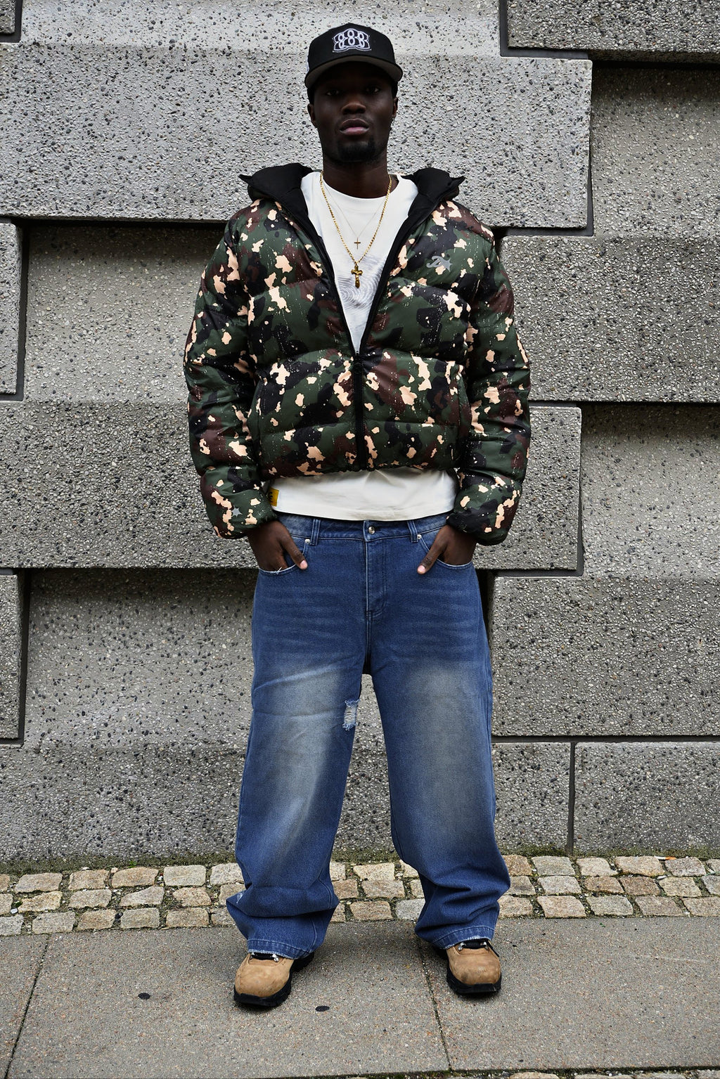 BAGGY DISTRESSED JEANS