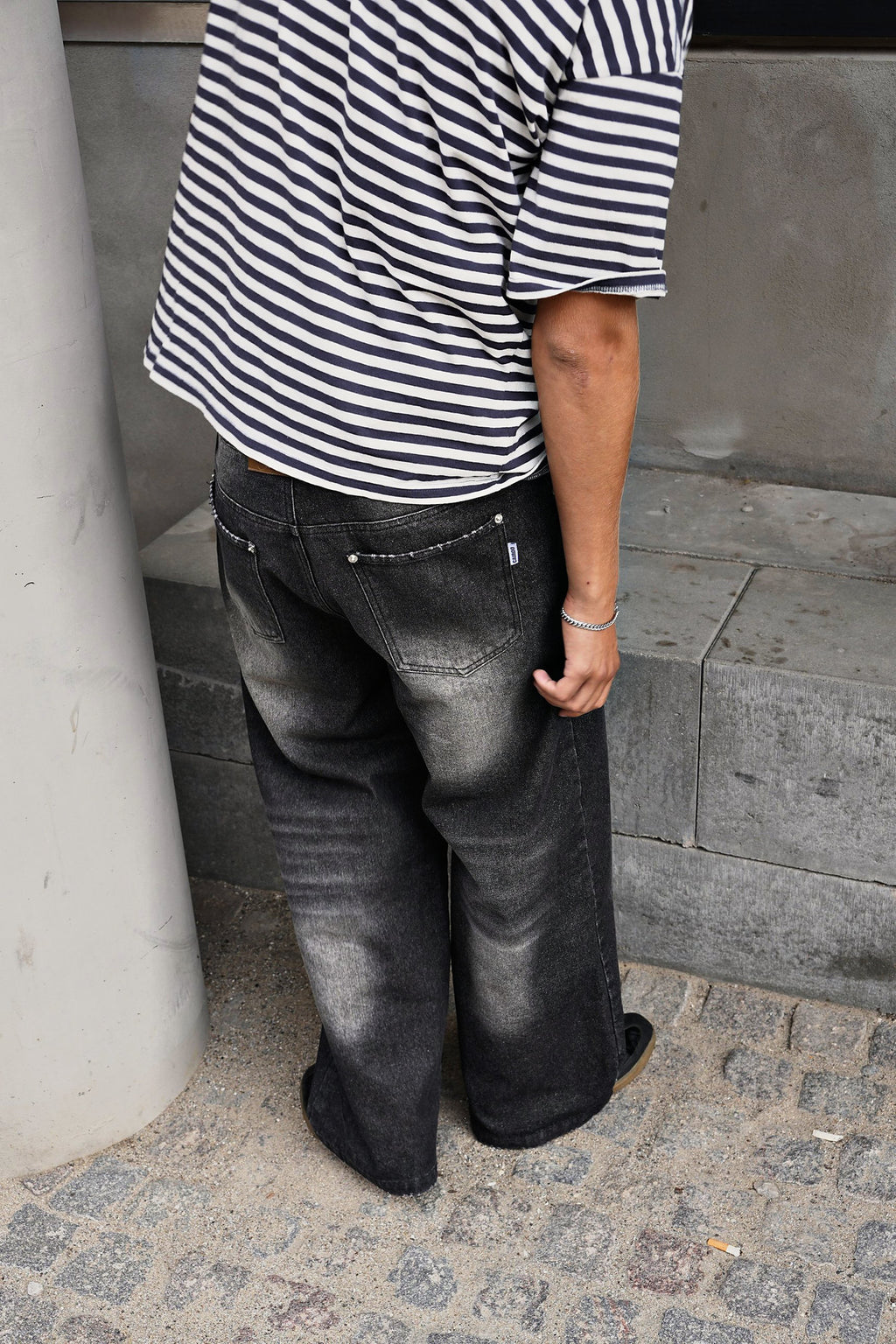BAGGY WASHED JEANS
