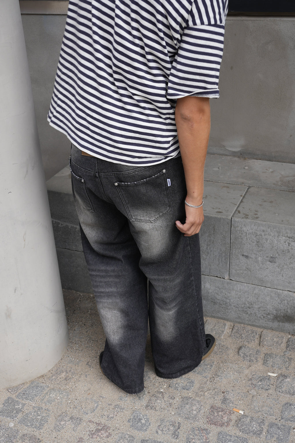 BAGGY WASHED JEANS