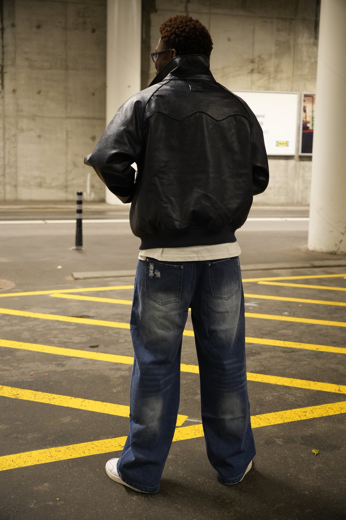 BAGGY DISTRESSED JEANS