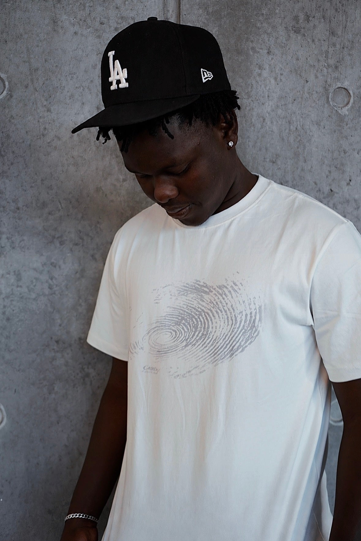 UNTRACED TEE